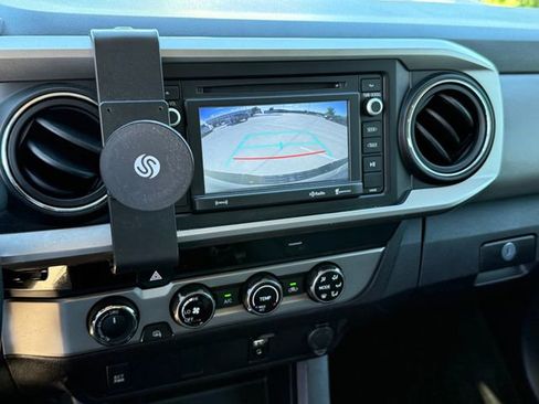 Used 2017 Toyota Tacoma SR5 w/ Tow Package image 19