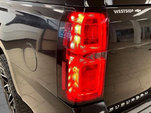 Used 2020 Chevrolet Suburban LT AWD/4WD image 27