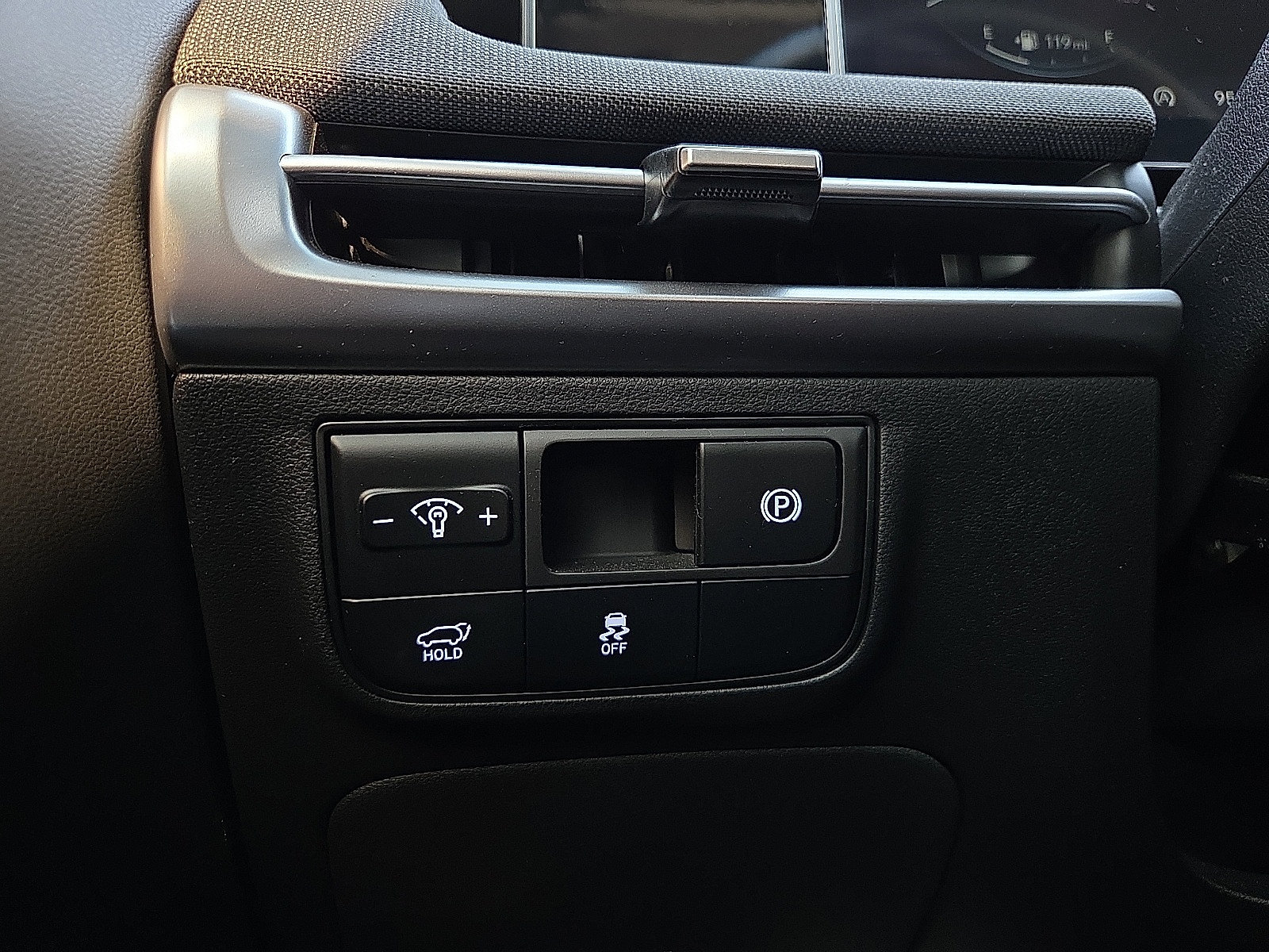 Used 2025 Hyundai Tucson Limited FWD image 18