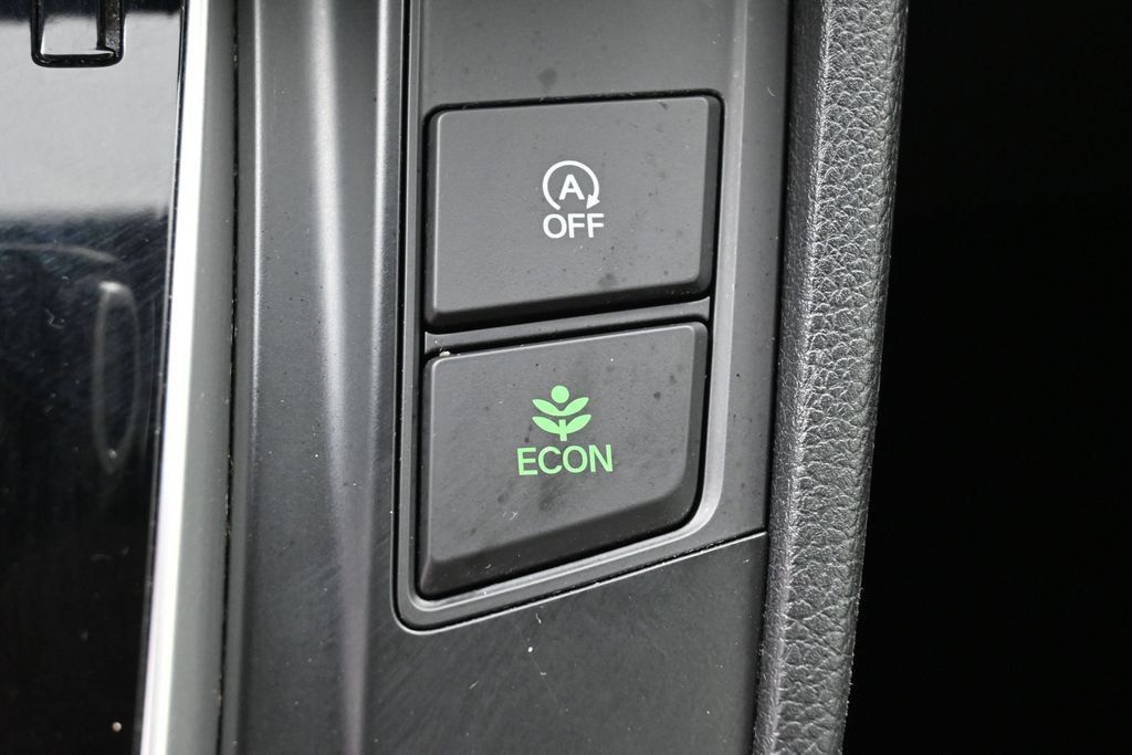 Used 2020 Honda CR-V LX image 23