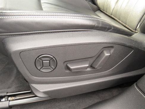 Used 2021 Audi e-tron Premium Plus w/ Premium Plus Package image 18