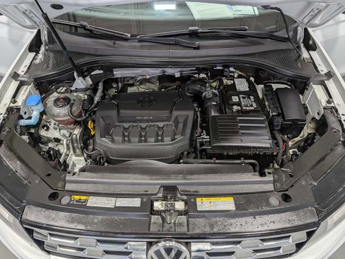 Used 2021 Volkswagen Tiguan SE image 12