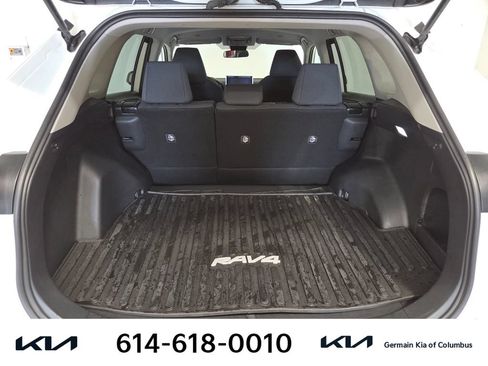 Used 2023 Toyota RAV4 LE FWD image 20