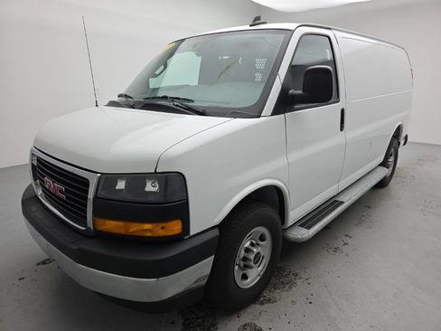 Used 2025 GMC Savana 2500 w/ Driver Convenience Package RWD image 6