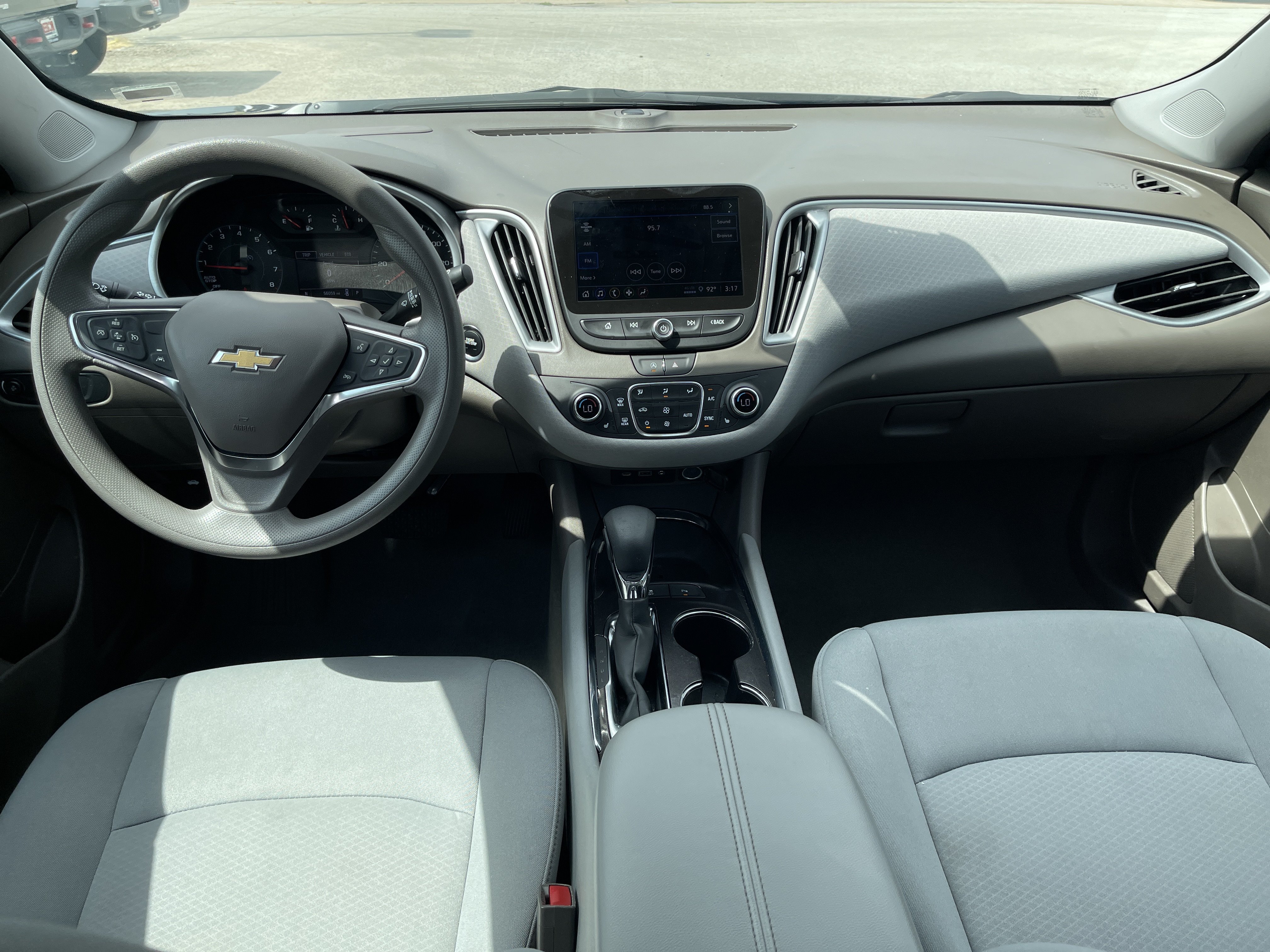 Used 2025 Chevrolet Malibu LT FWD image 12