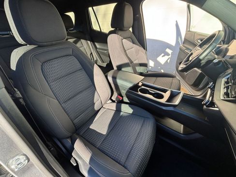 Used 2025 Chevrolet Equinox LT image 36