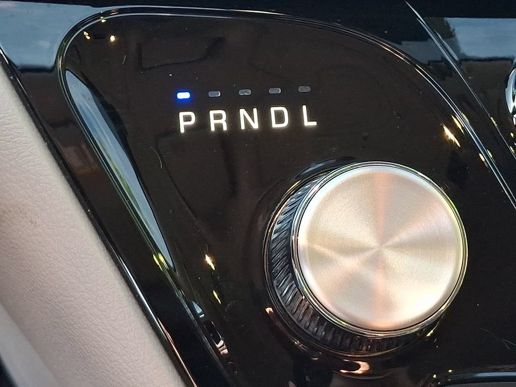 Used 2024 Chrysler Pacifica Touring-L FWD image 14