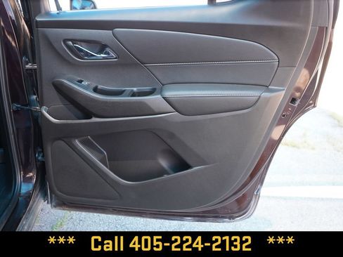 Used 2023 Chevrolet Traverse Premier AWD/4WD image 22