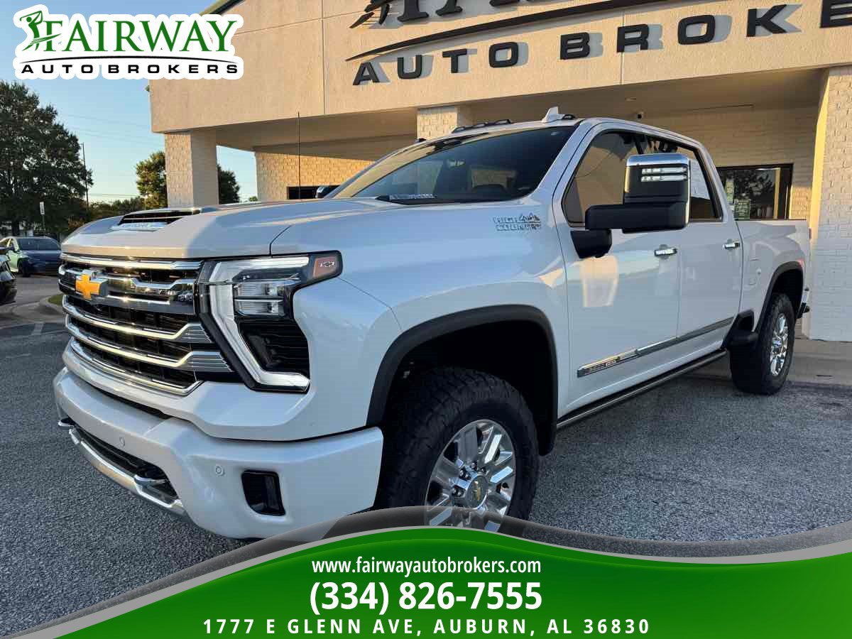 Used 2025 Chevrolet Silverado 2500 High Country w/ Technology Package AWD/4WD image 2