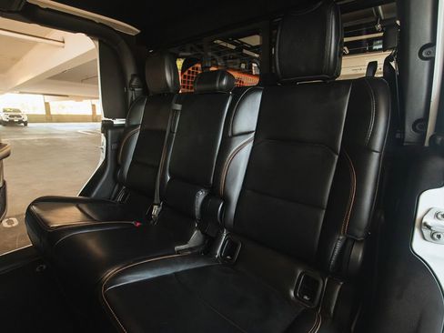 Used 2023 Jeep Gladiator Mojave w/ Cold Weather Group image 33