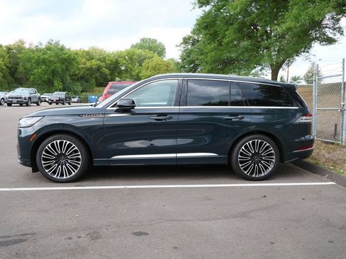Used 2025 Lincoln Aviator Black Label AWD/4WD image 4