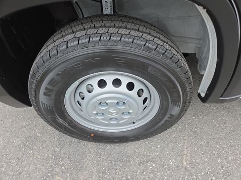 New 2025 RAM ProMaster 2500 FWD image 23