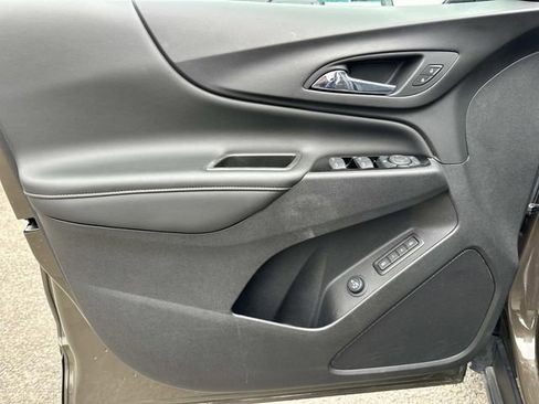 Used 2023 Chevrolet Equinox Premier FWD image 21