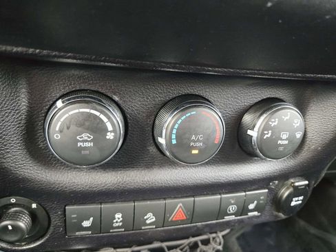 Used 2015 Jeep Wrangler Unlimited Sahara w/ Mopar Chrome Edition Group image 30