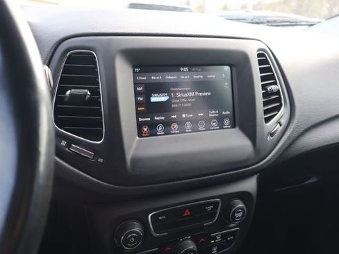 Used 2019 Jeep Compass Latitude AWD/4WD image 10