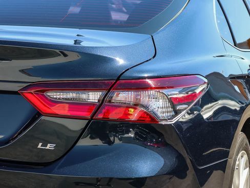 Used 2021 Toyota Camry LE w/ Convenience Package FWD image 7