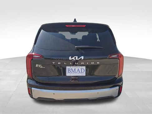 Used 2023 Kia Telluride LX FWD image 12