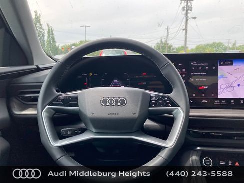 Used 2025 Audi Q5 Premium AWD/4WD image 33
