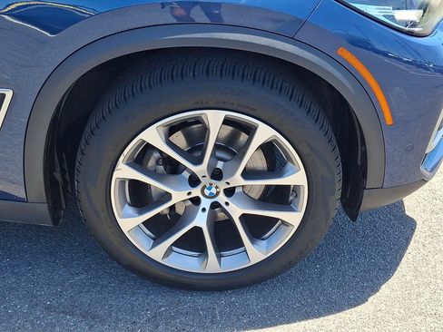 Used 2022 BMW X5 xDrive40i w/ Premium Package AWD/4WD image 9
