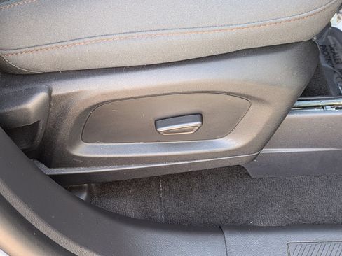 Used 2025 Ford Explorer Active AWD/4WD image 40