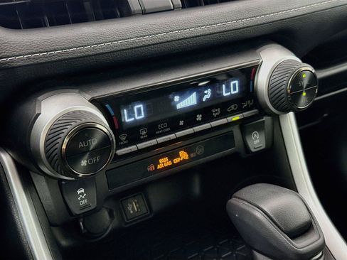 Certified 2025 Toyota RAV4 XLE FWD image 24