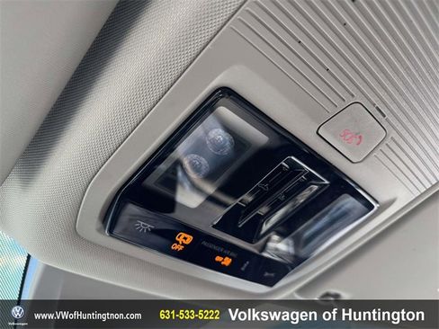 Certified 2025 Volkswagen Atlas SEL image 31