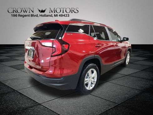 Certified 2024 GMC Terrain SLE w/ Driver Convenience Package image 3