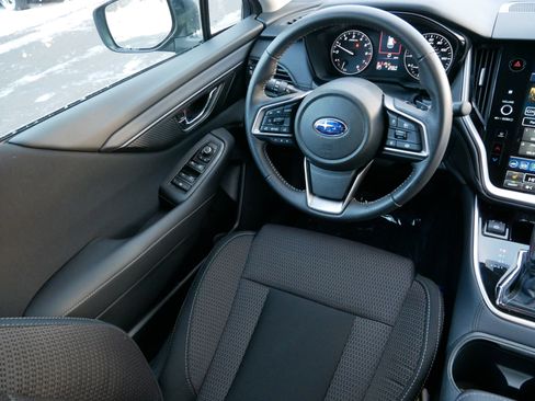 Used 2025 Subaru Outback Premium image 9