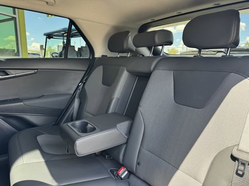Used 2024 Kia Niro EX Touring image 37
