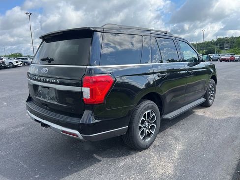 Used 2024 Ford Expedition XLT AWD/4WD image 3