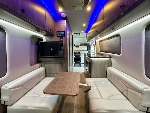 Used 2024 Mercedes-Benz Sprinter 3500 image 39