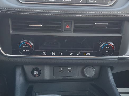 Used 2024 Nissan Rogue SV image 21