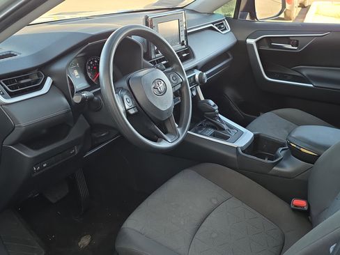 Used 2022 Toyota RAV4 XLE w/ Convenience Package image 11