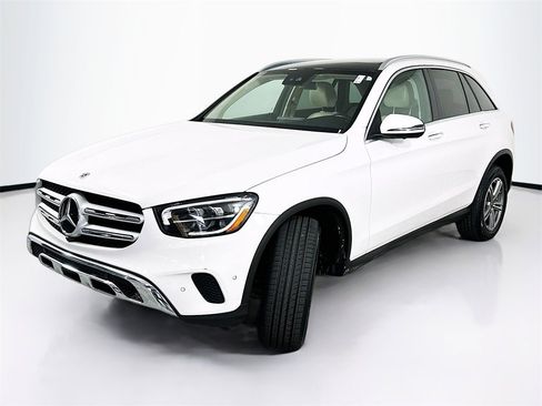 Used 2022 Mercedes-Benz GLC 300 image 2