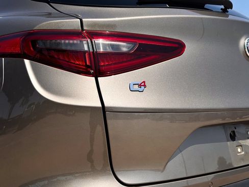 Used 2019 Alfa Romeo Stelvio Ti Lusso w/ Quick Order Package 22X Lusso AWD/4WD image 4