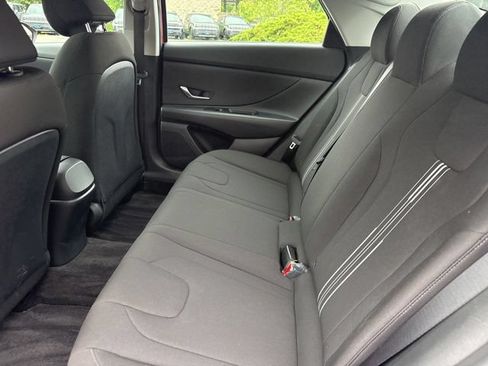 Used 2023 Hyundai Elantra SEL FWD image 19
