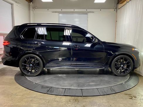 Used 2024 BMW X7 xDrive40i w/ M Sport Package AWD/4WD image 10