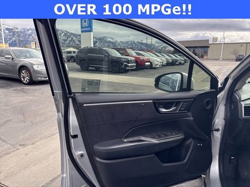 Used 2018 Honda Clarity Touring image 10