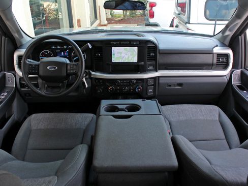 Used 2024 Ford F250 XLT image 25