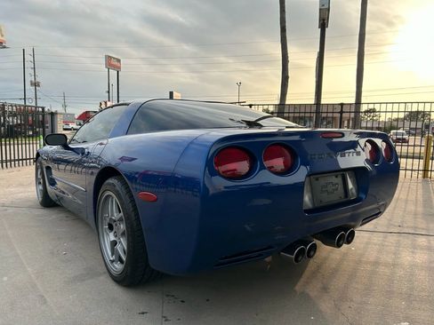Used 2002 Chevrolet Corvette Coupe w/ Preferred Equipment Group2 image 6