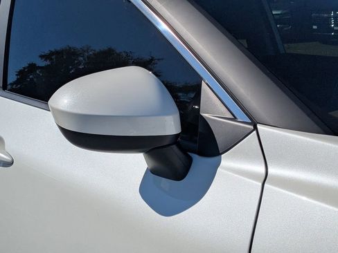 Used 2023 Nissan Rogue SV image 10