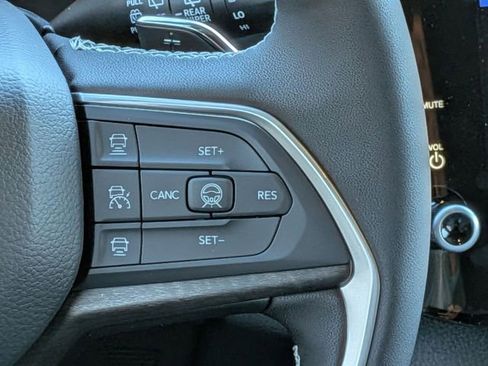 New 2026 Jeep Grand Cherokee Laredo image 20