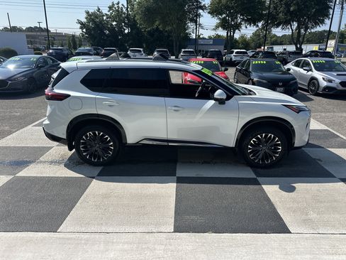 Used 2026 Nissan Rogue Platinum w/ Platinum Premium Package AWD/4WD image 3