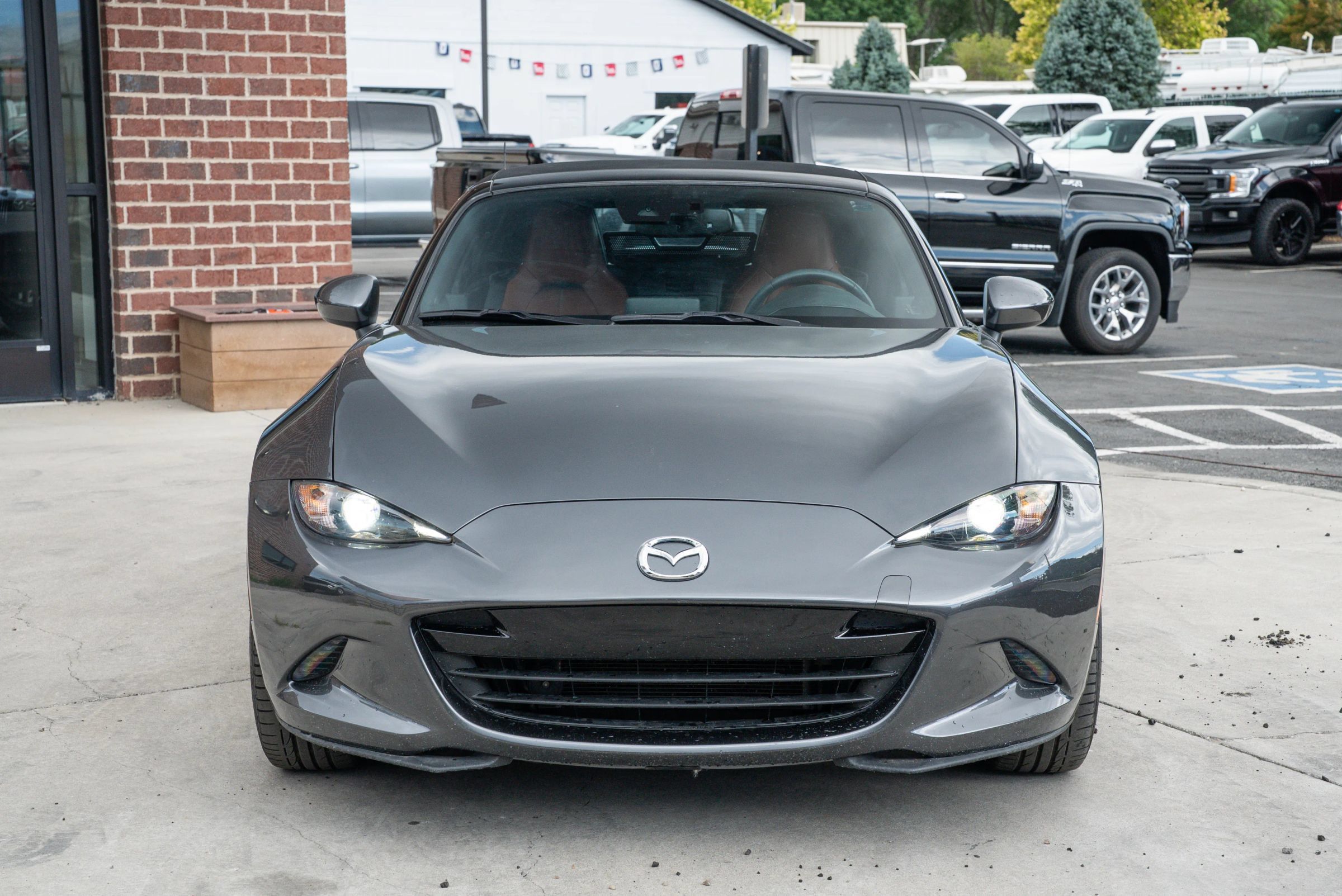 Used 2023 MAZDA MX-5 Miata Grand Touring RWD image 2