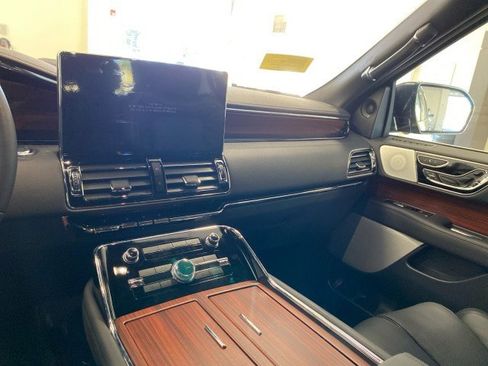 New 2024 Lincoln Navigator Reserve image 36