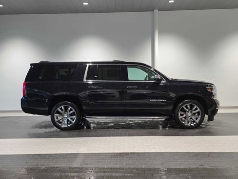 Used 2018 Chevrolet Suburban Premier image 8