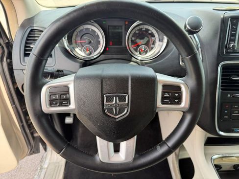 Used 2012 Dodge Grand Caravan Crew w/ Crew Value Pkg FWD image 15