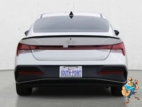 Certified 2025 Hyundai Elantra SEL image 6