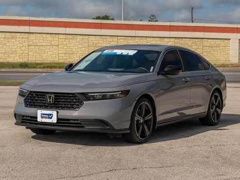 Used 2025 Honda Accord Sport image 4
