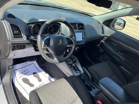 Used 2025 Mitsubishi Outlander Sport ES AWD/4WD image 23